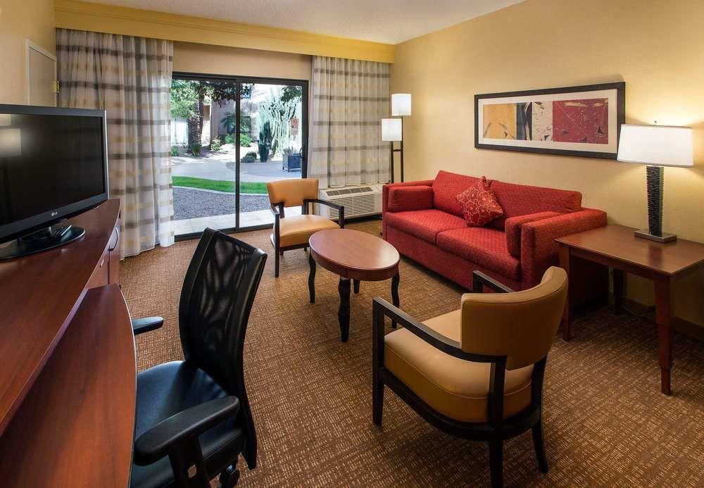 Courtyard By Marriott Phoenix Mesa Exterior foto